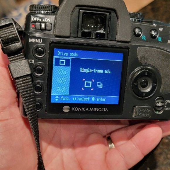 Konica Minolta MAXXUM 5d 6.1MP digital SLR Camera Body & Lens - Picture 7 of 11